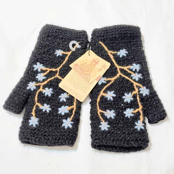 Andes Gifts Accessories - Andes Gifts Fingerless Gloves